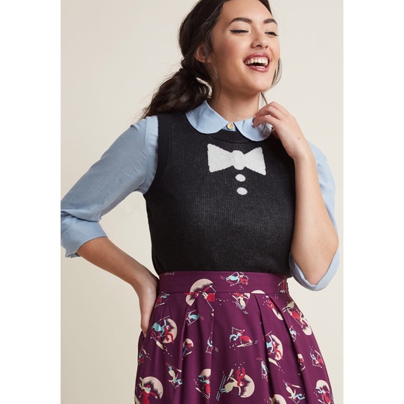 Modcloth Sweaters - ModCloth Bow Tie 'n' Buttons Knit Vest in XL